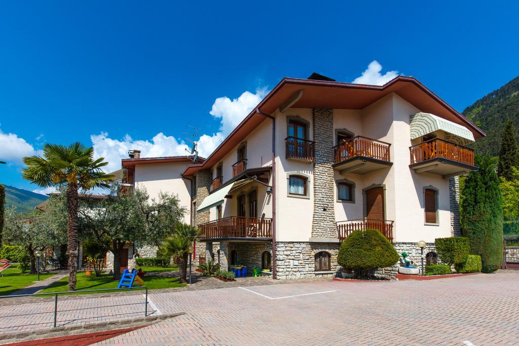 Villa Mariarosa Apartments Тиняле Екстериор снимка
