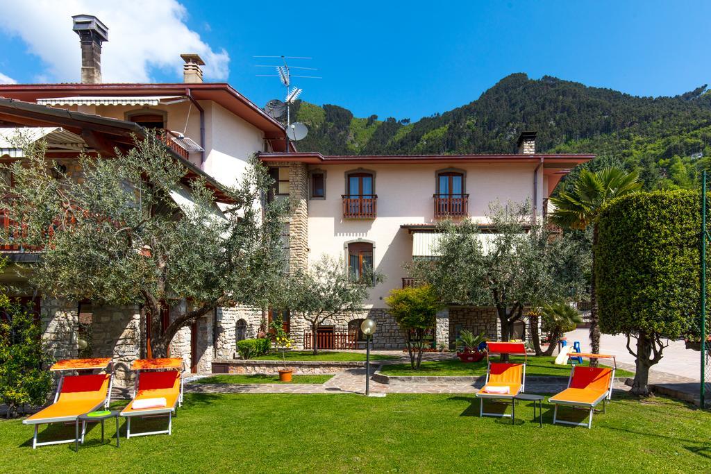 Villa Mariarosa Apartments Тиняле Екстериор снимка