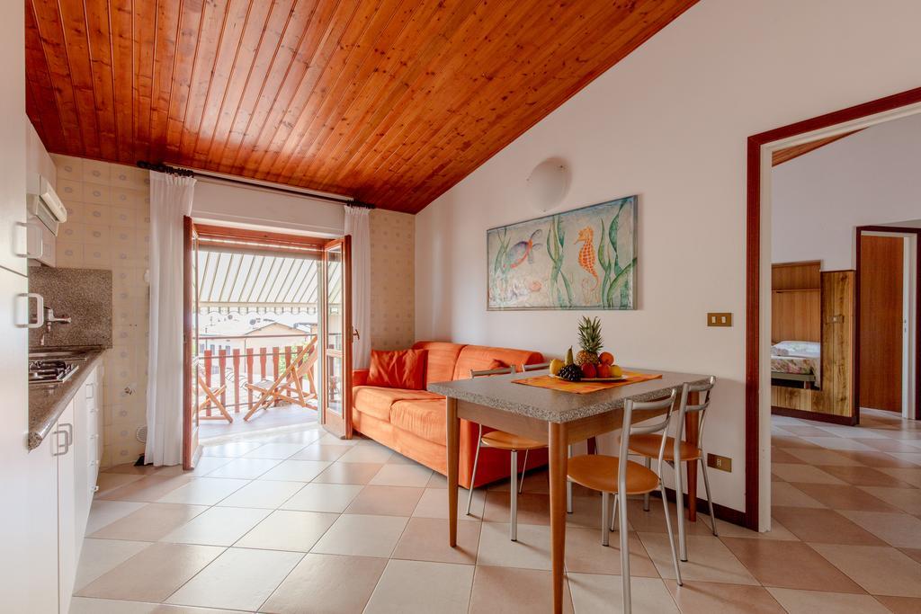 Villa Mariarosa Apartments Тиняле Екстериор снимка
