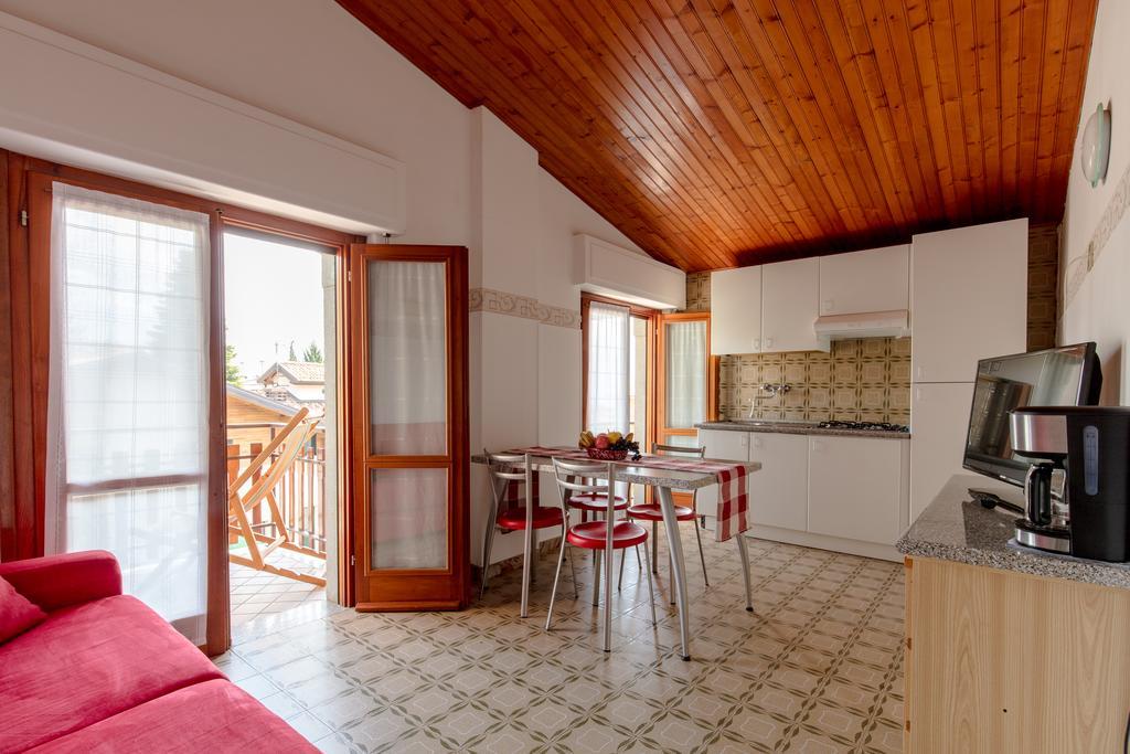 Villa Mariarosa Apartments Тиняле Екстериор снимка