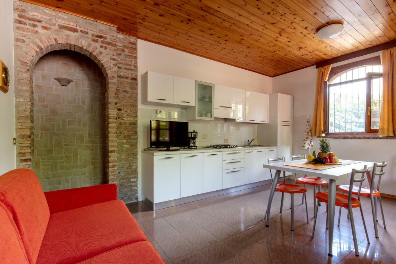 Villa Mariarosa Apartments Тиняле Екстериор снимка