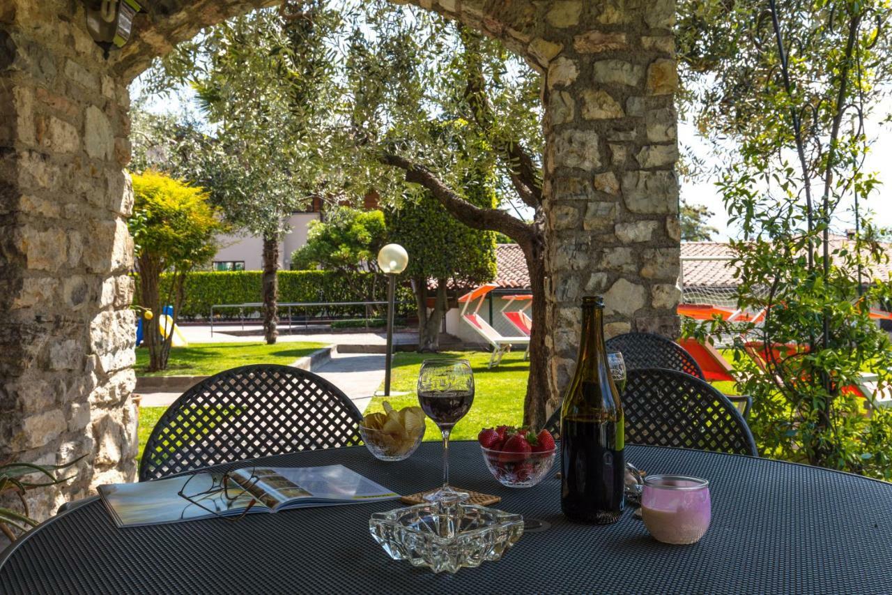Villa Mariarosa Apartments Тиняле Екстериор снимка